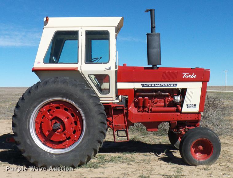 image for item DD5969 1973 International 1066 Turbo tractor