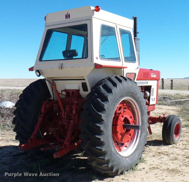 image for item DD5969 1973 International 1066 Turbo tractor