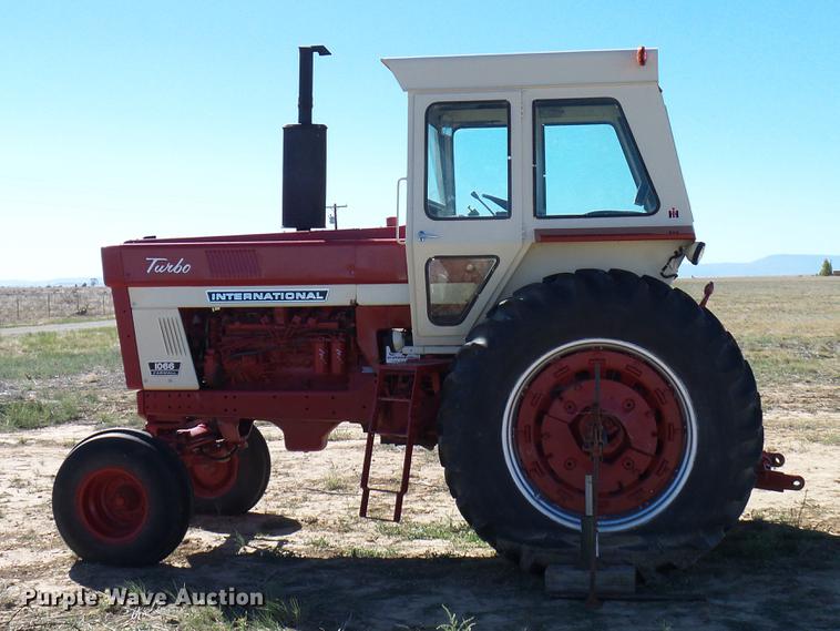 image for item DD5969 1973 International 1066 Turbo tractor