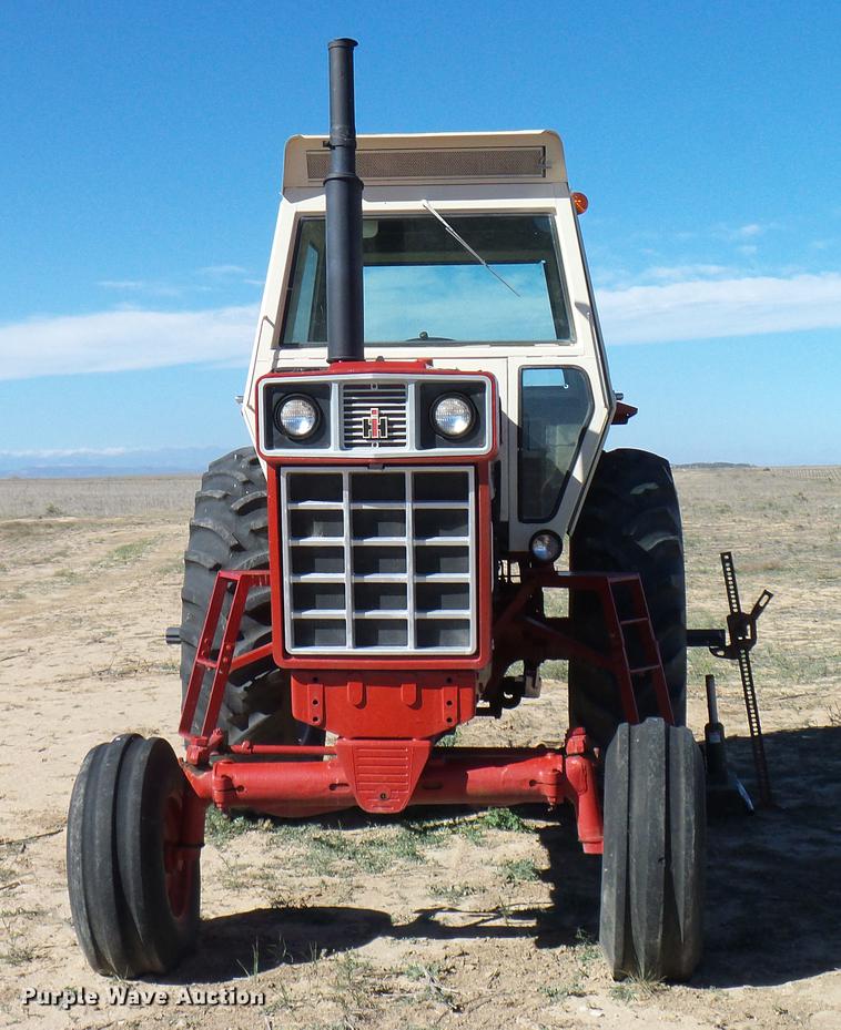 image for item DD5969 1973 International 1066 Turbo tractor