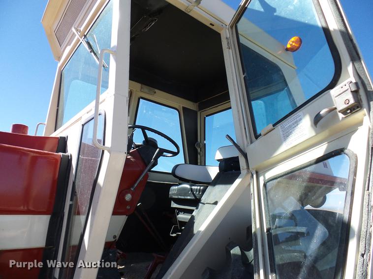 image for item DD5969 1973 International 1066 Turbo tractor