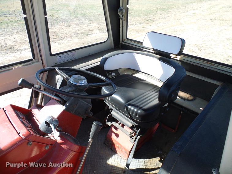 image for item DD5969 1973 International 1066 Turbo tractor