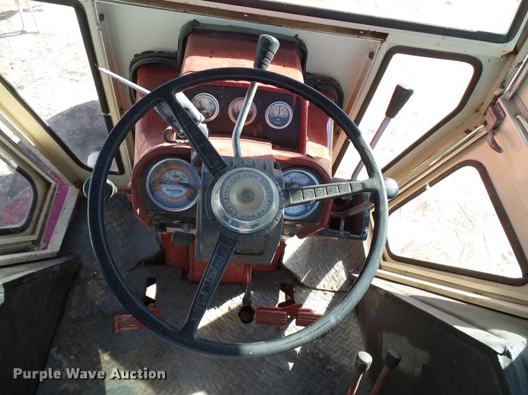 image for item DD5969 1973 International 1066 Turbo tractor
