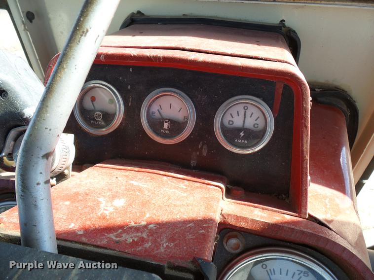 image for item DD5969 1973 International 1066 Turbo tractor