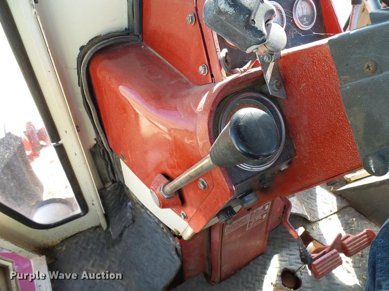 image for item DD5969 1973 International 1066 Turbo tractor