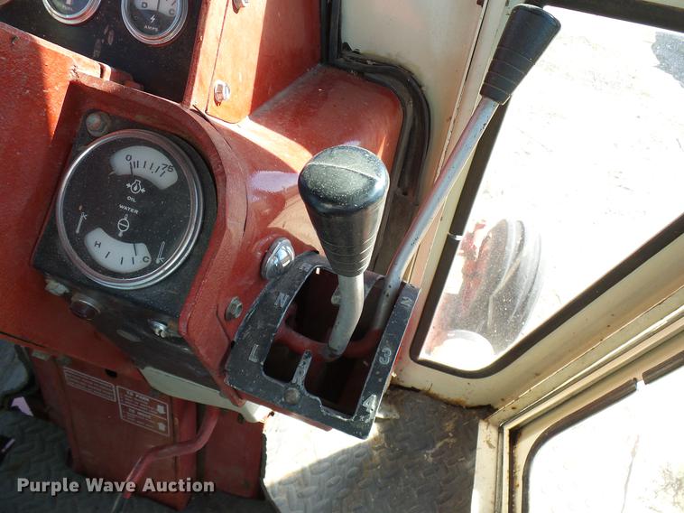 image for item DD5969 1973 International 1066 Turbo tractor