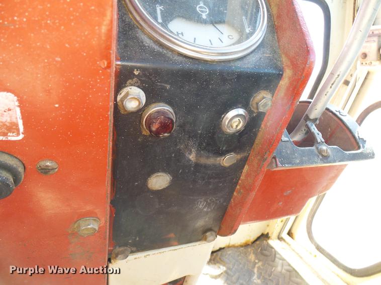 image for item DD5969 1973 International 1066 Turbo tractor