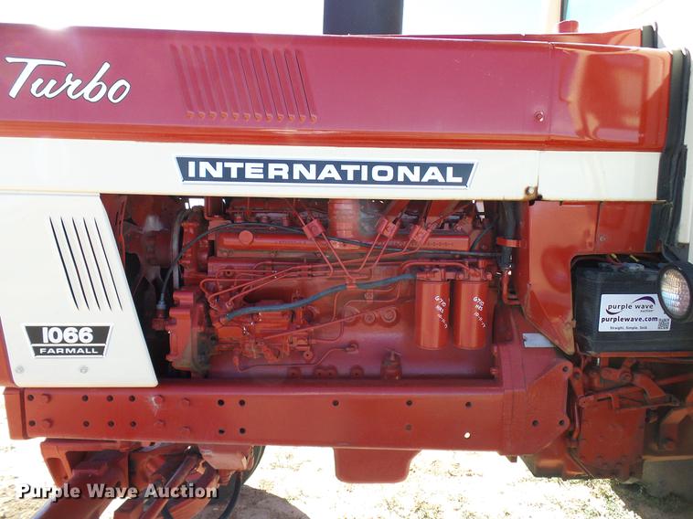 image for item DD5969 1973 International 1066 Turbo tractor