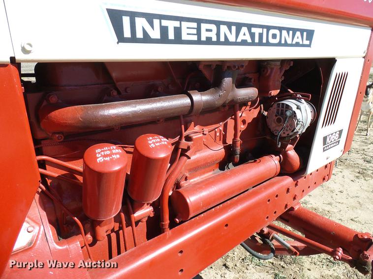 image for item DD5969 1973 International 1066 Turbo tractor