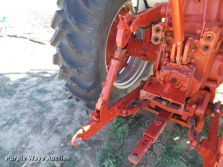 image for item DD5969 1973 International 1066 Turbo tractor