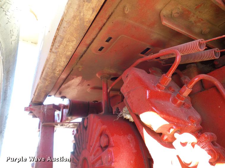 image for item DD5969 1973 International 1066 Turbo tractor