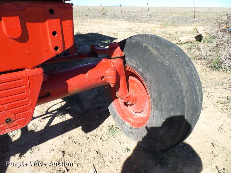 image for item DD5969 1973 International 1066 Turbo tractor