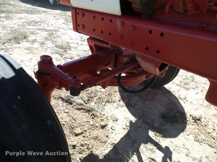 image for item DD5969 1973 International 1066 Turbo tractor