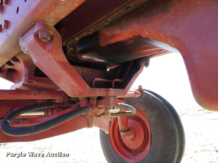 image for item DD5969 1973 International 1066 Turbo tractor