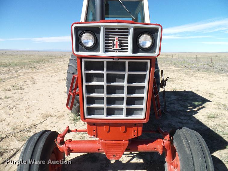 image for item DD5969 1973 International 1066 Turbo tractor