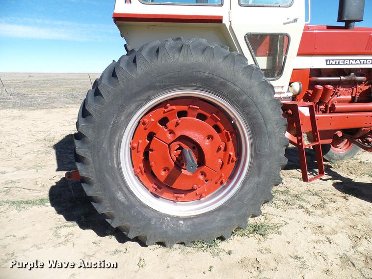 image for item DD5969 1973 International 1066 Turbo tractor