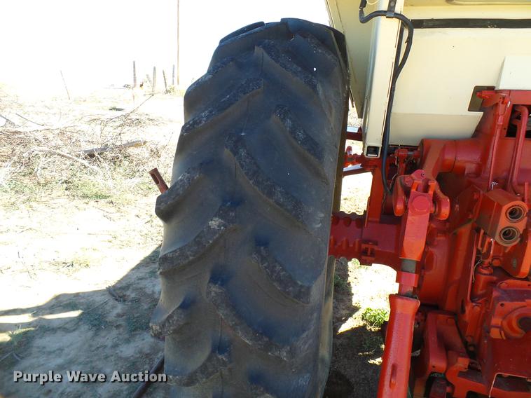 image for item DD5969 1973 International 1066 Turbo tractor