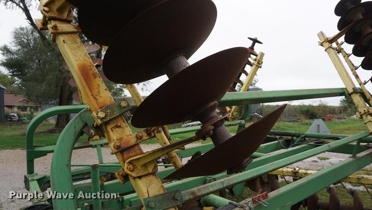 image for item DD6644 John Deere 230 tandem disk