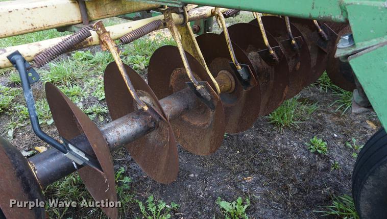 image for item DD6644 John Deere 230 tandem disk