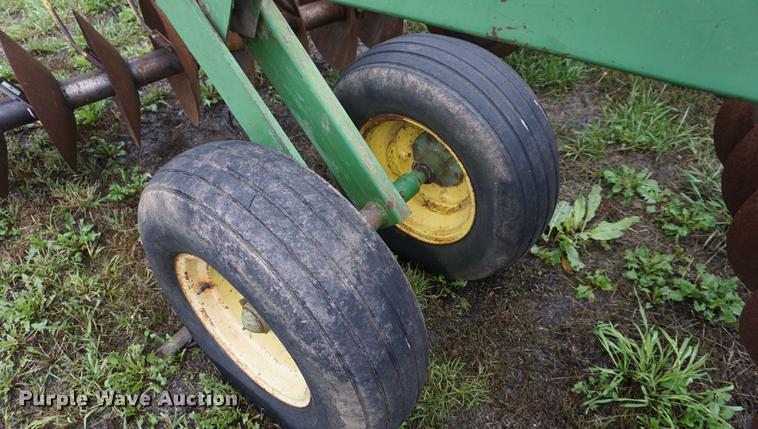 image for item DD6644 John Deere 230 tandem disk