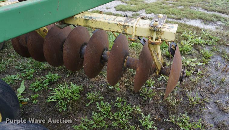 image for item DD6644 John Deere 230 tandem disk