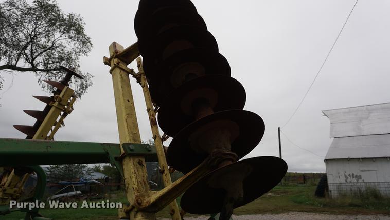 image for item DD6644 John Deere 230 tandem disk