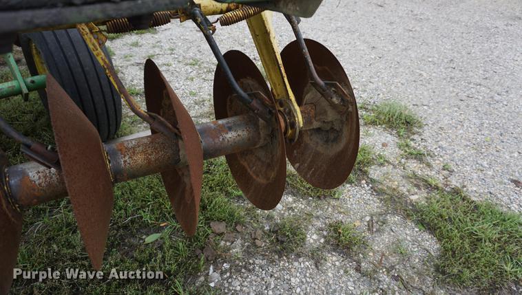 image for item DD6644 John Deere 230 tandem disk