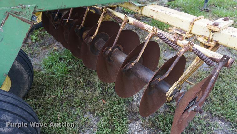 image for item DD6644 John Deere 230 tandem disk