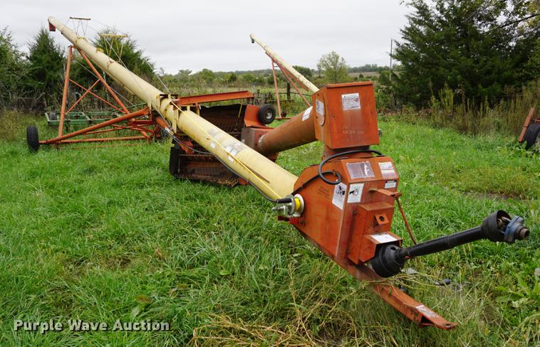 image for item DD6646 Westfield 100-61 grain auger