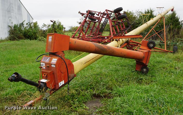 image for item DD6646 Westfield 100-61 grain auger