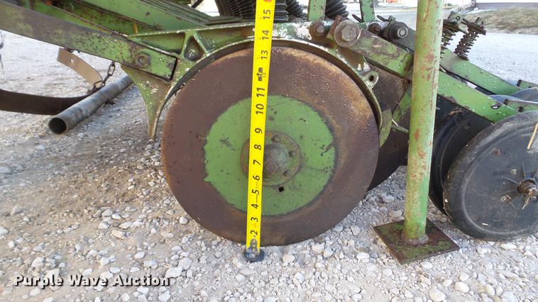 image for item DE4926 Tye grain drill
