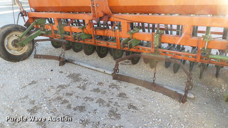 image for item DE4926 Tye grain drill