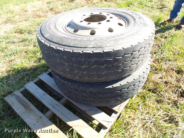 image for item DE5307 (2) General 315/80R22.5 tires and wheels