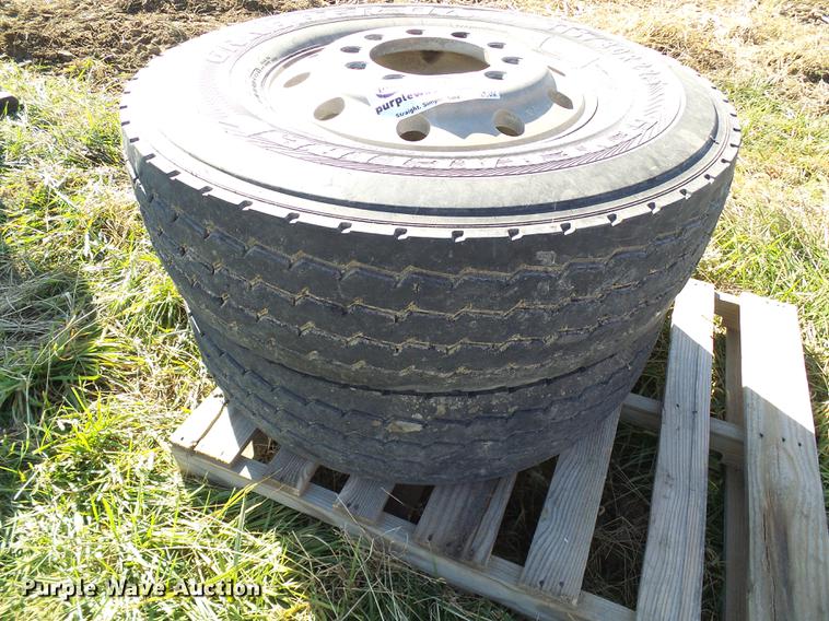 image for item DE5307 (2) General 315/80R22.5 tires and wheels