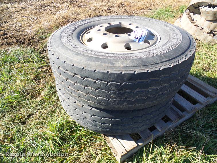 image for item DE5307 (2) General 315/80R22.5 tires and wheels