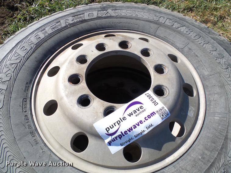 image for item DE5307 (2) General 315/80R22.5 tires and wheels