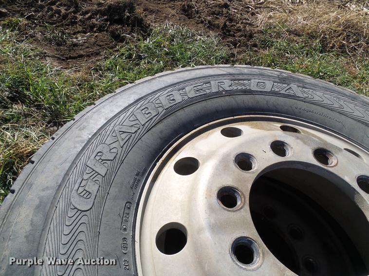 image for item DE5307 (2) General 315/80R22.5 tires and wheels