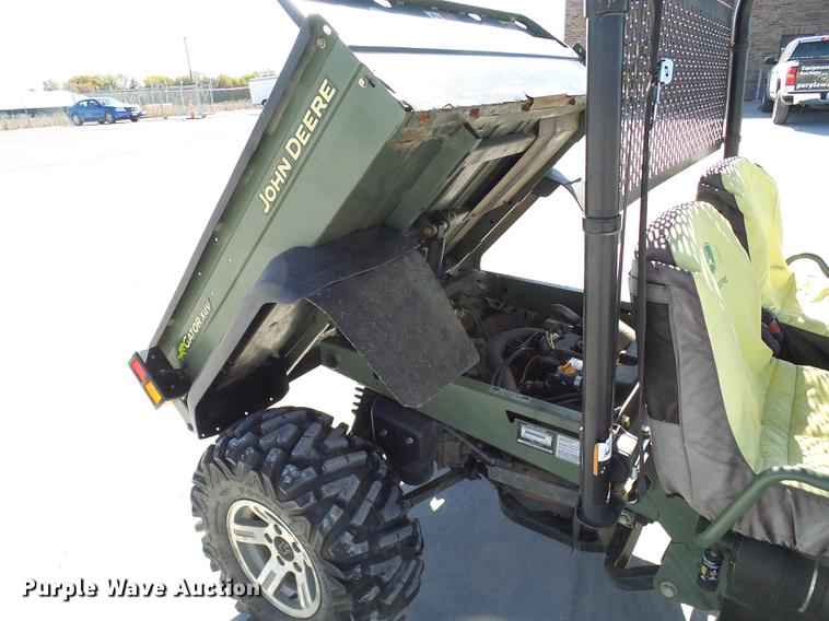 image for item DE5309 John Deere Gator 850D utility vehicle