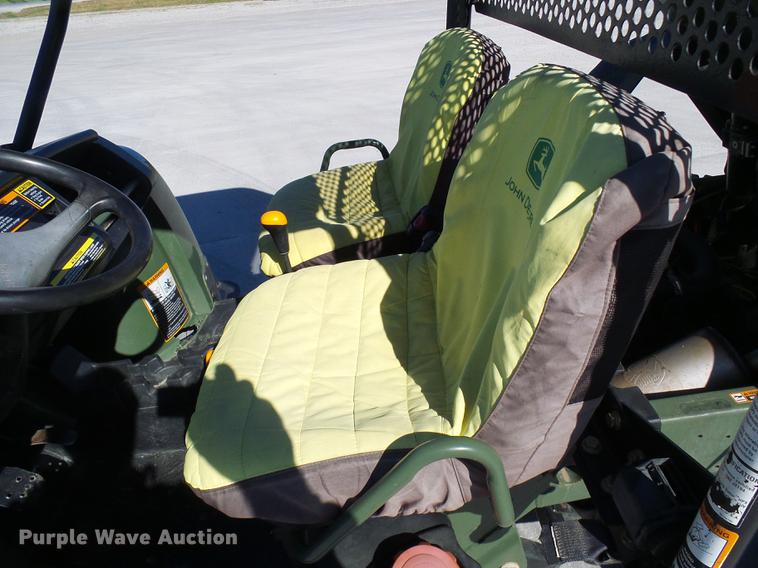 image for item DE5309 John Deere Gator 850D utility vehicle