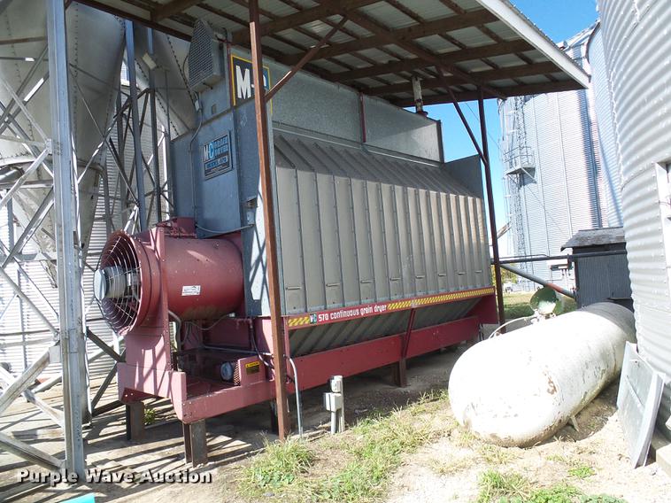 image for item DE5312 M-C Farm Equipment 570 continuous grain dryer