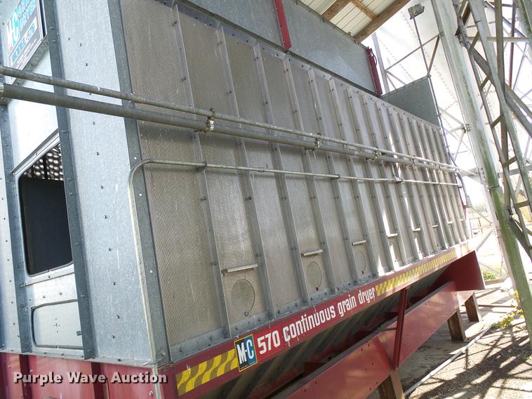 image for item DE5312 M-C Farm Equipment 570 continuous grain dryer