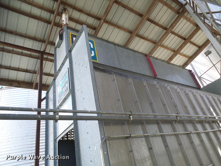 image for item DE5312 M-C Farm Equipment 570 continuous grain dryer