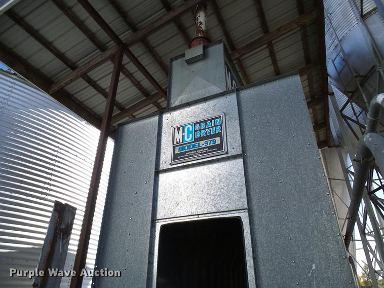 image for item DE5312 M-C Farm Equipment 570 continuous grain dryer