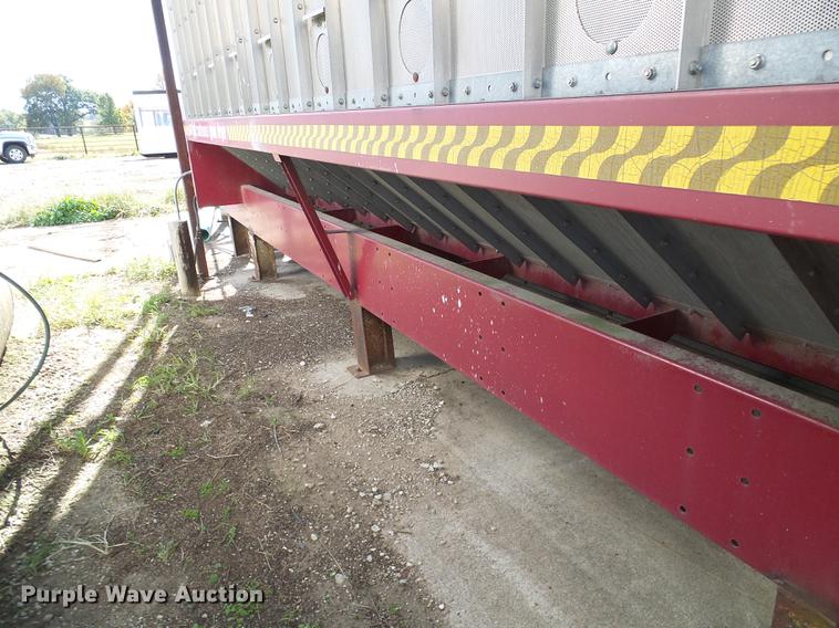 image for item DE5312 M-C Farm Equipment 570 continuous grain dryer