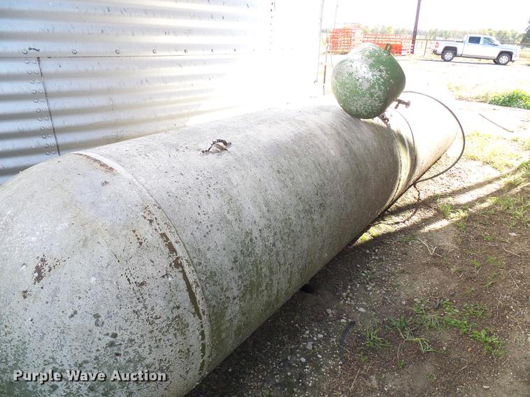 image for item DE5312 M-C Farm Equipment 570 continuous grain dryer