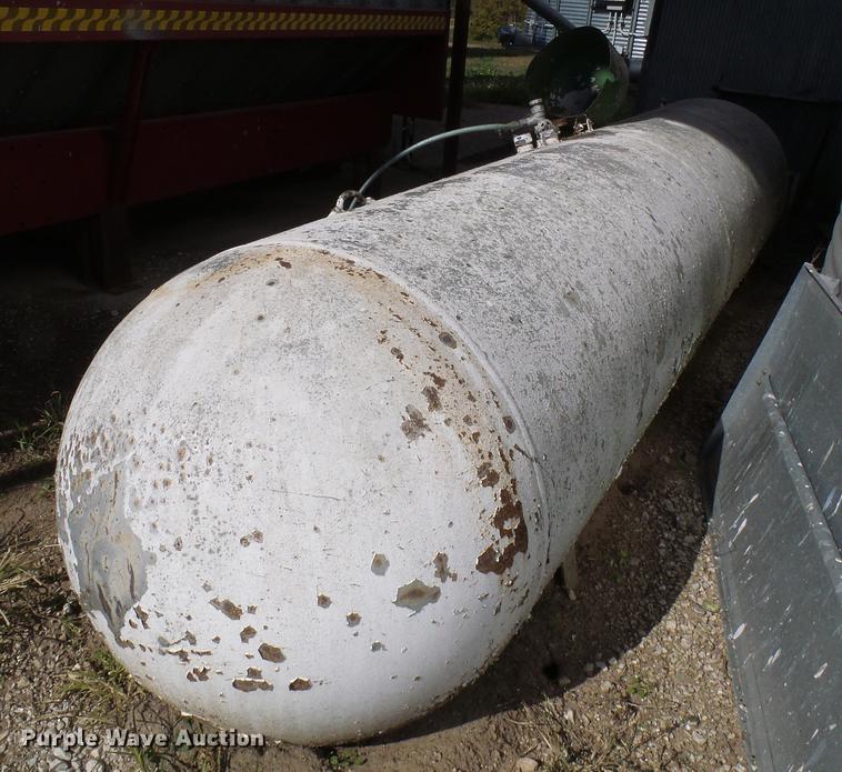 image for item DE5312 M-C Farm Equipment 570 continuous grain dryer