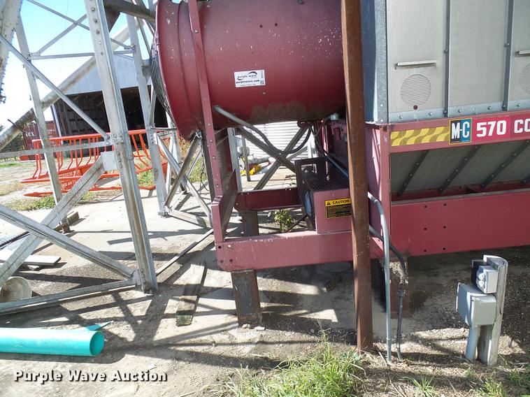 image for item DE5312 M-C Farm Equipment 570 continuous grain dryer