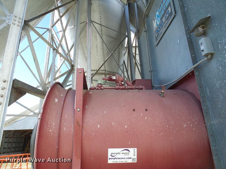 image for item DE5312 M-C Farm Equipment 570 continuous grain dryer