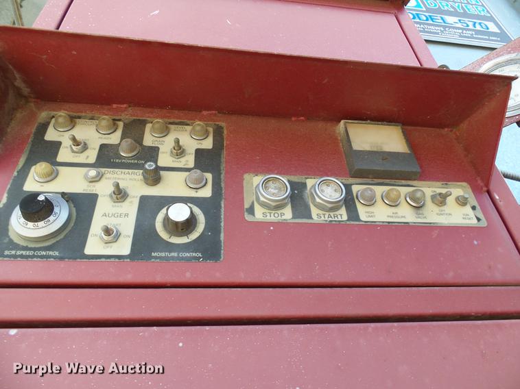 image for item DE5312 M-C Farm Equipment 570 continuous grain dryer