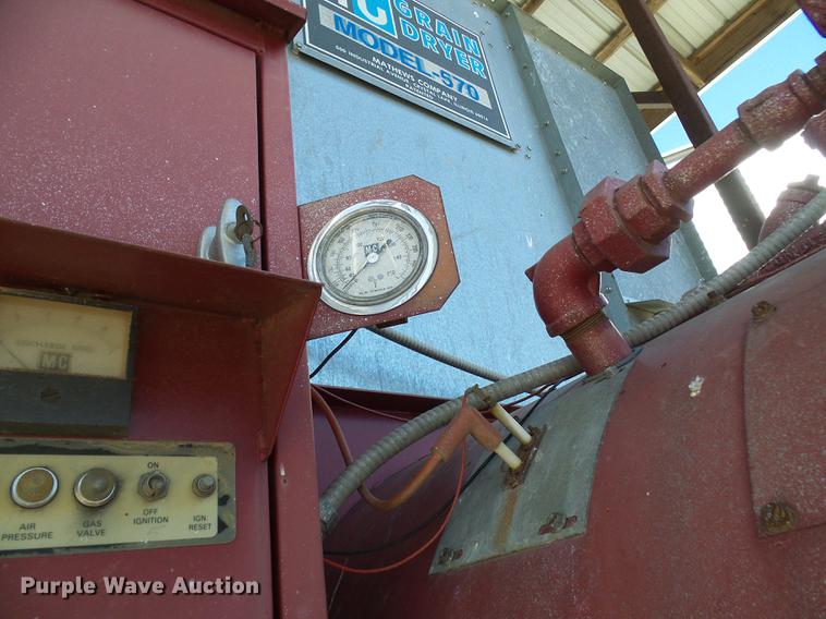 image for item DE5312 M-C Farm Equipment 570 continuous grain dryer
